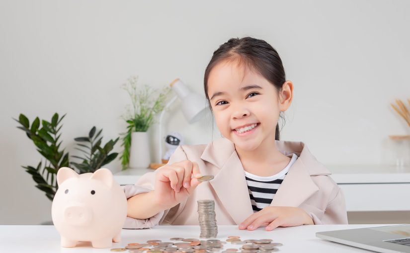Literasi Finansial: Mengajarkan Anak Mengelola Uang Sejak Dini