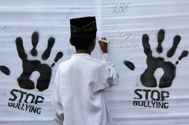 Mendidik Generasi Muda Agar Menolak Kekerasan: Metode dan Program Efektif