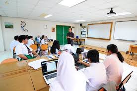 Pendidikan Geografi di Indonesia: Menumbuhkan Rasa Cinta Tanah Air Lewat Pemahaman Wilayah dan Budaya